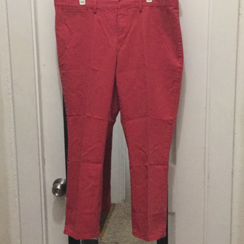 Polo by Ralph Lauren Red Flat-Front Cropped Pants.